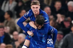 chelsea-xu-xi-gai-goc-khien-tottenham-om-han-palmer-bieu-dien-ma-thuat