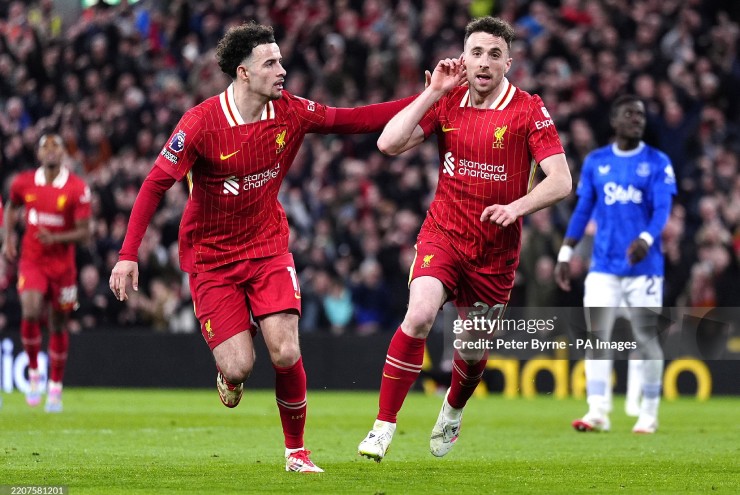 liverpool-thang-nhoc-everton-may-man-song-hanh-bong-dang-cua-nha-vo-dich